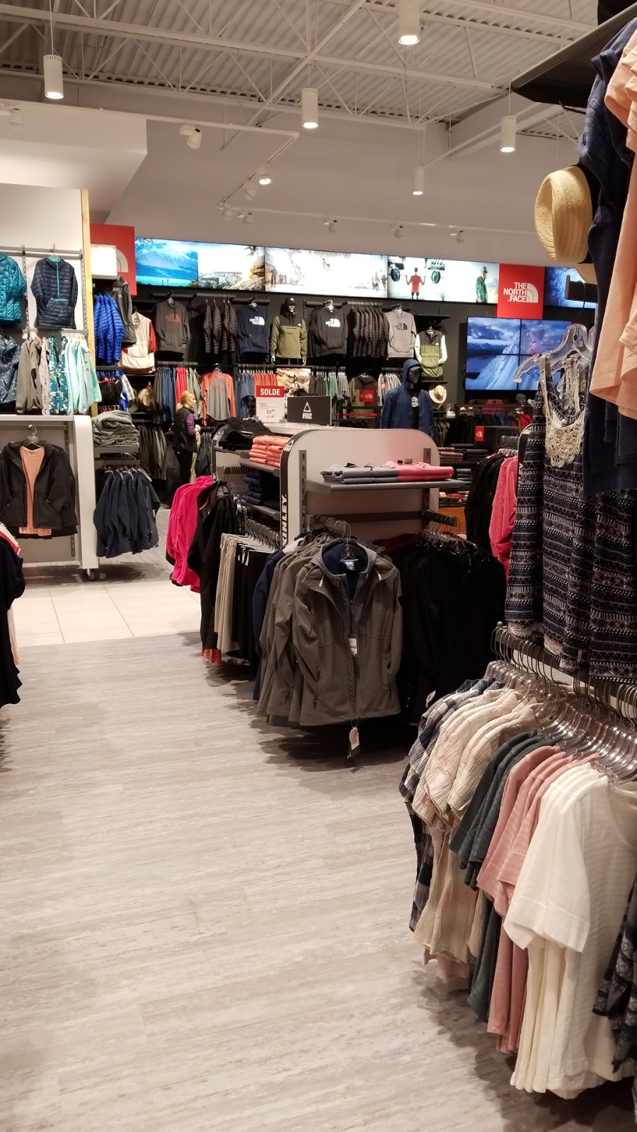 Sports Experts | 2944 Boulevard des Récollets, Trois-Rivières, QC G9A 6J2, Canada | Phone: (819) 376-4340