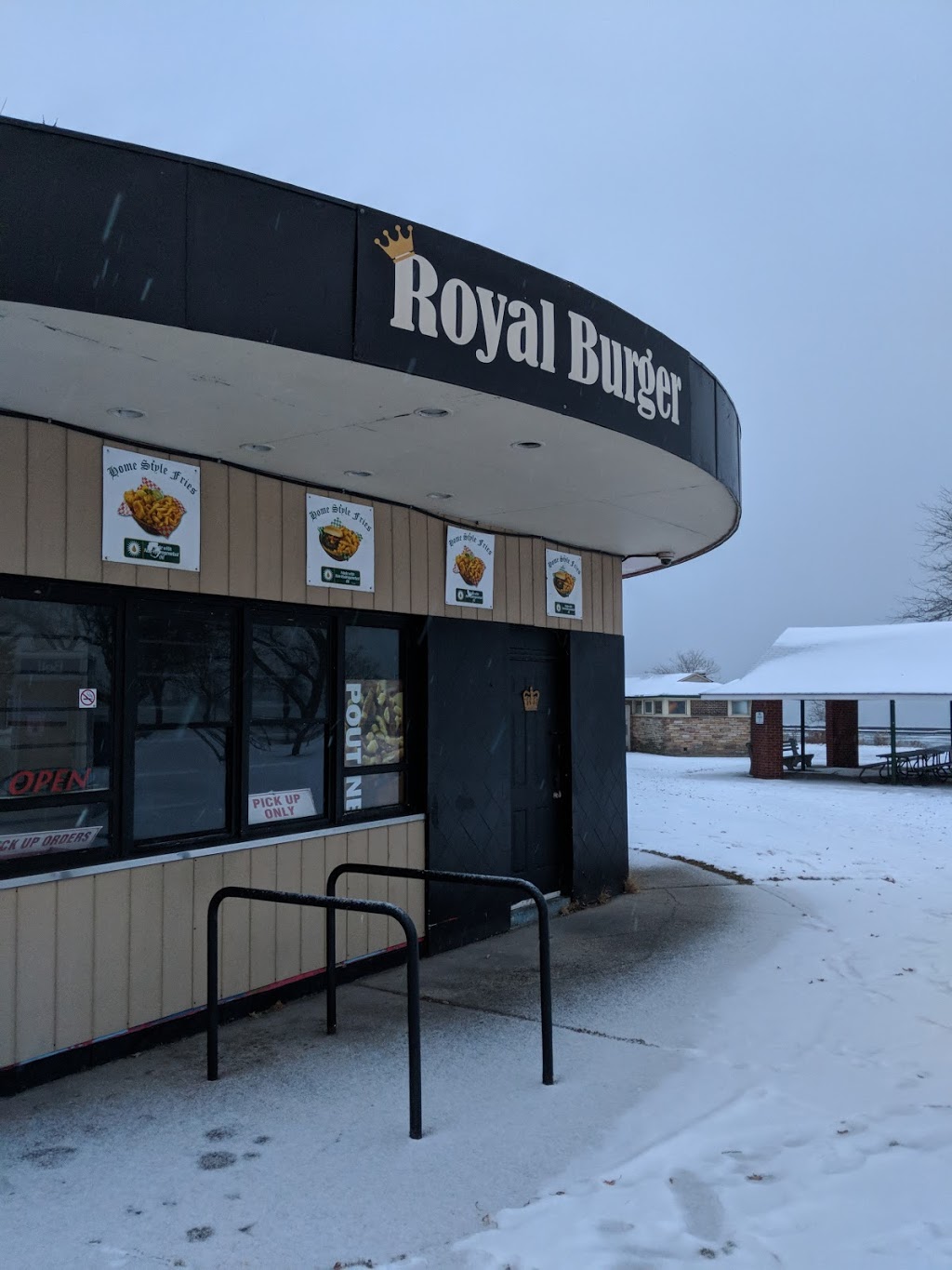 Royal Burger | 1777 Lake Shore Blvd W, Toronto, ON M6K 1L4, Canada