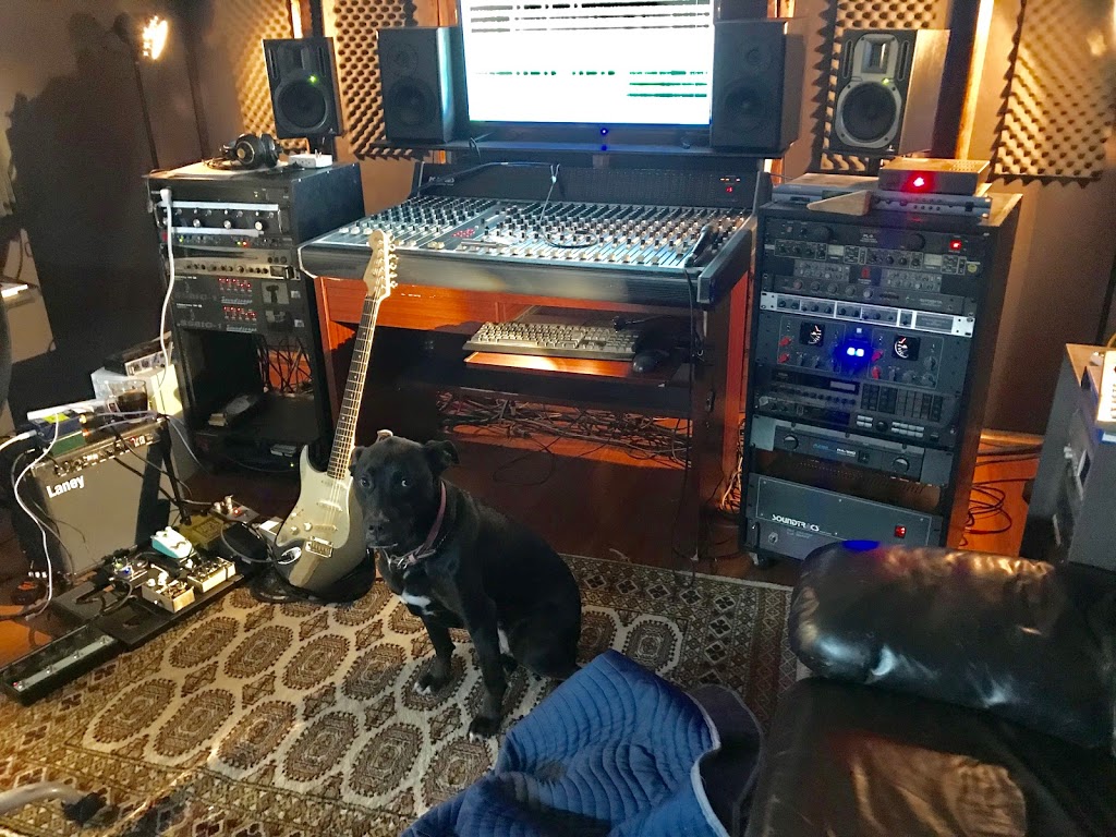 Studio de la relève | 155 Rue Charbonneau, Rosemère, QC J7A 3G1, Canada | Phone: (514) 586-3352