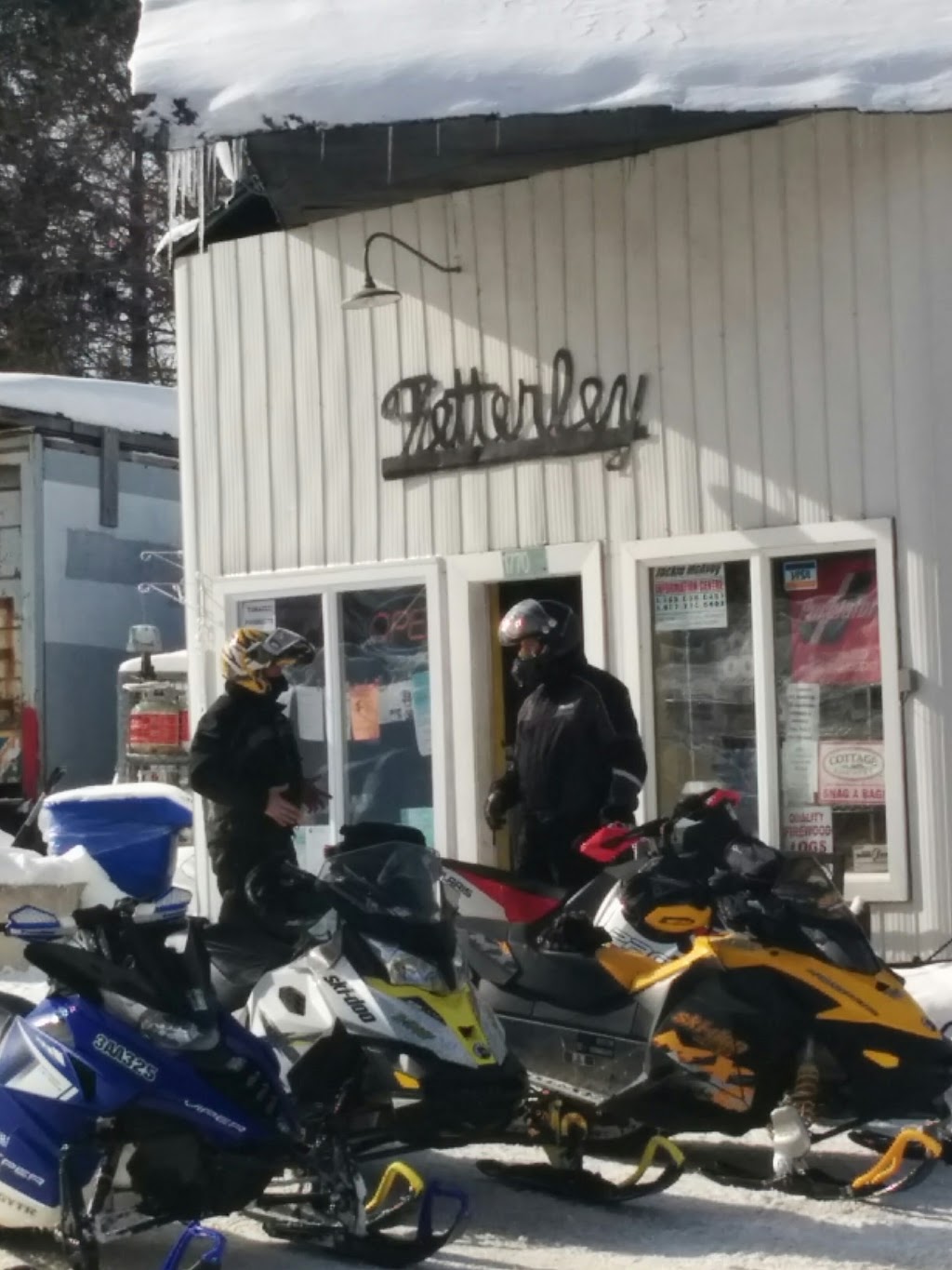 FETTERLEYS GAS & CONVENIENCE | 1770 Hwy 518, Kearney, ON P0A 1M0, Canada | Phone: (705) 636-5375