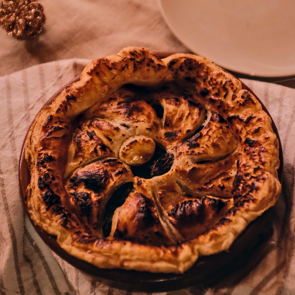 La Famille Buvette de Village | 2 Rue Curley, Sutton, QC J0E 2K0, Canada | Phone: (514) 797-2644