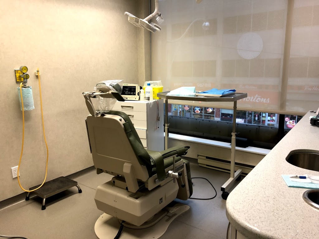 Eng R Oral & Maxillofacial Surg Dr | 1560 Yonge St, Toronto, ON M4T 2S9, Canada | Phone: (416) 921-7477