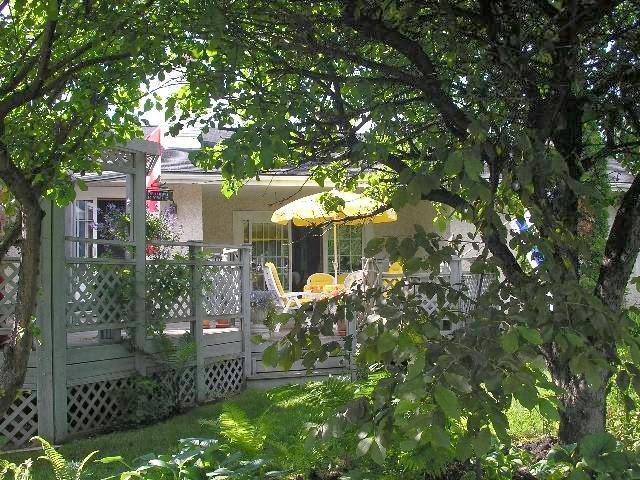 Algonquin Park Bed and Breakfast | 20 Wiebes Dr, Winnipeg, MB R2G 2G4, Canada | Phone: (204) 667-4068