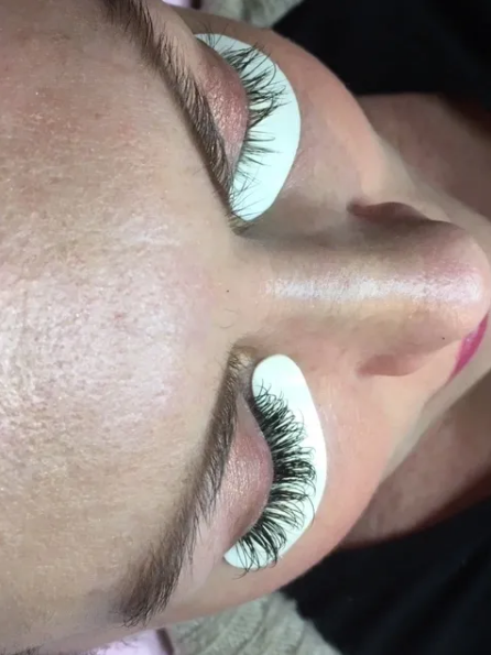 Lash Out Loud | 23 Oakdale Pl, St. Albert, AB T8N 6L7, Canada | Phone: (431) 334-9741