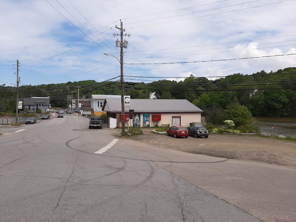 Bear River Grocery | 1852 Main St, Bear River, NS B0S 1B0, Canada | Phone: (902) 467-3543