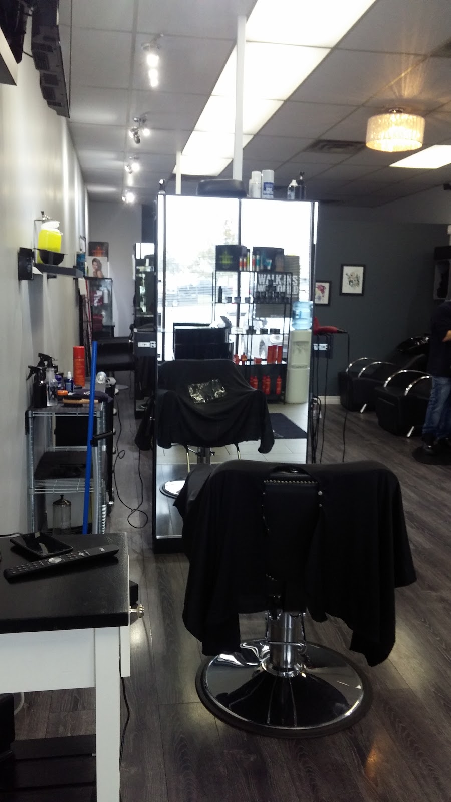 Lux Barber Shop | 3101 Kingsway Dr, Kitchener, ON N2C 2M5, Canada | Phone: (519) 896-1200