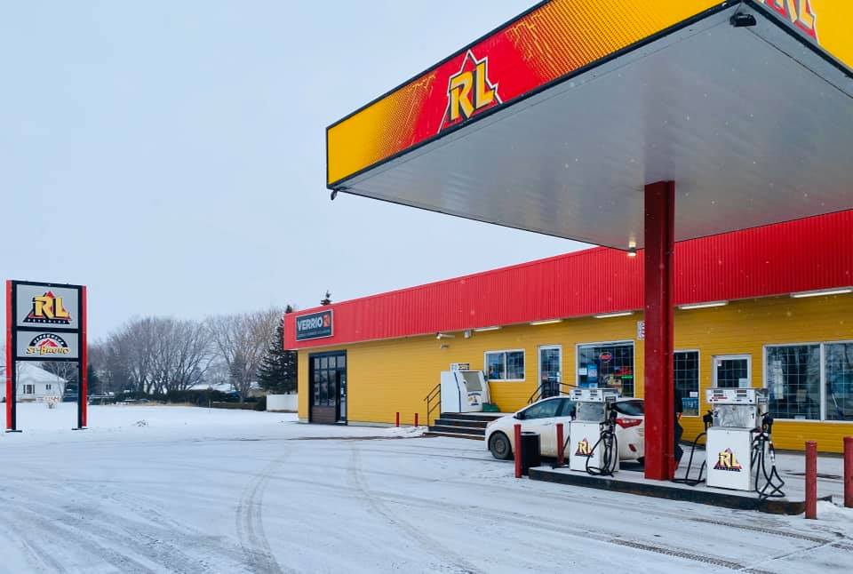 Depanneur St-Bruno | 305 Rue Melançon, Saint-Bruno, QC G0W 2L0, Canada | Phone: (418) 343-2054