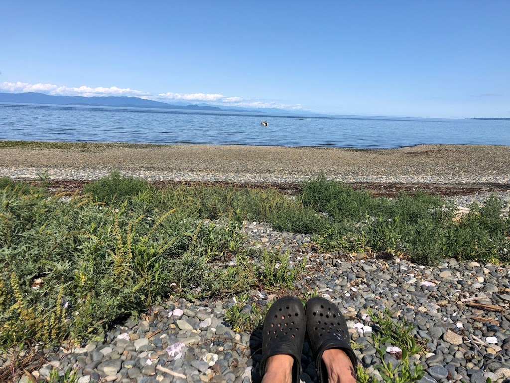 Sea Flame Beach Resort | 6383 Island Hwy W, Qualicum Beach, BC V9K 2E5, Canada | Phone: (250) 757-8411