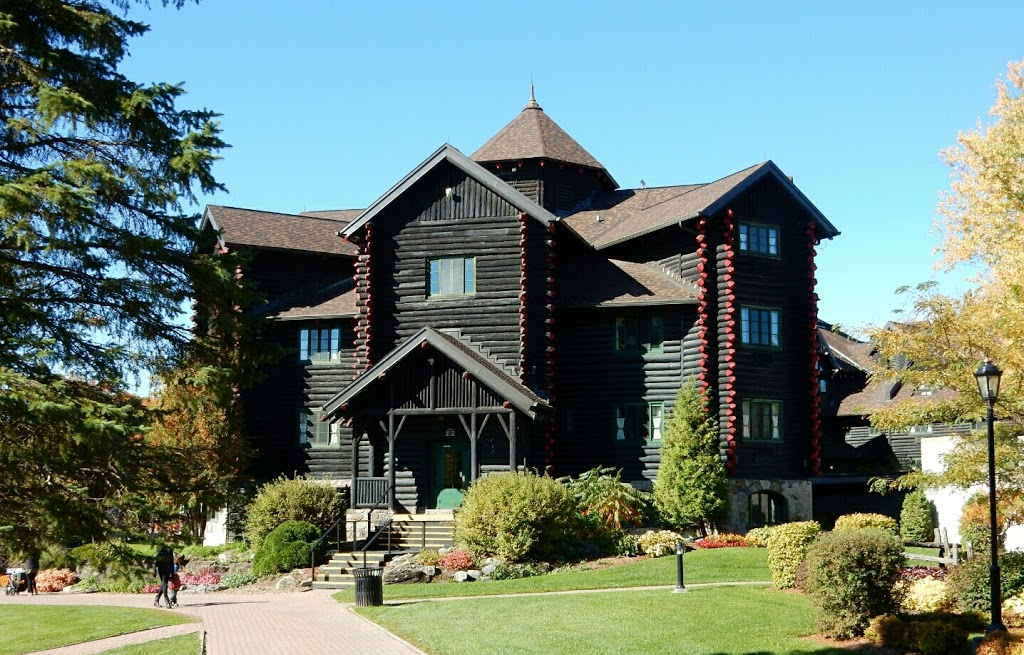 Manoir Papineau National Historic Site | 500 Rue Notre Dame, Montebello, QC J0V 1L0, Canada | Phone: (418) 572-6151