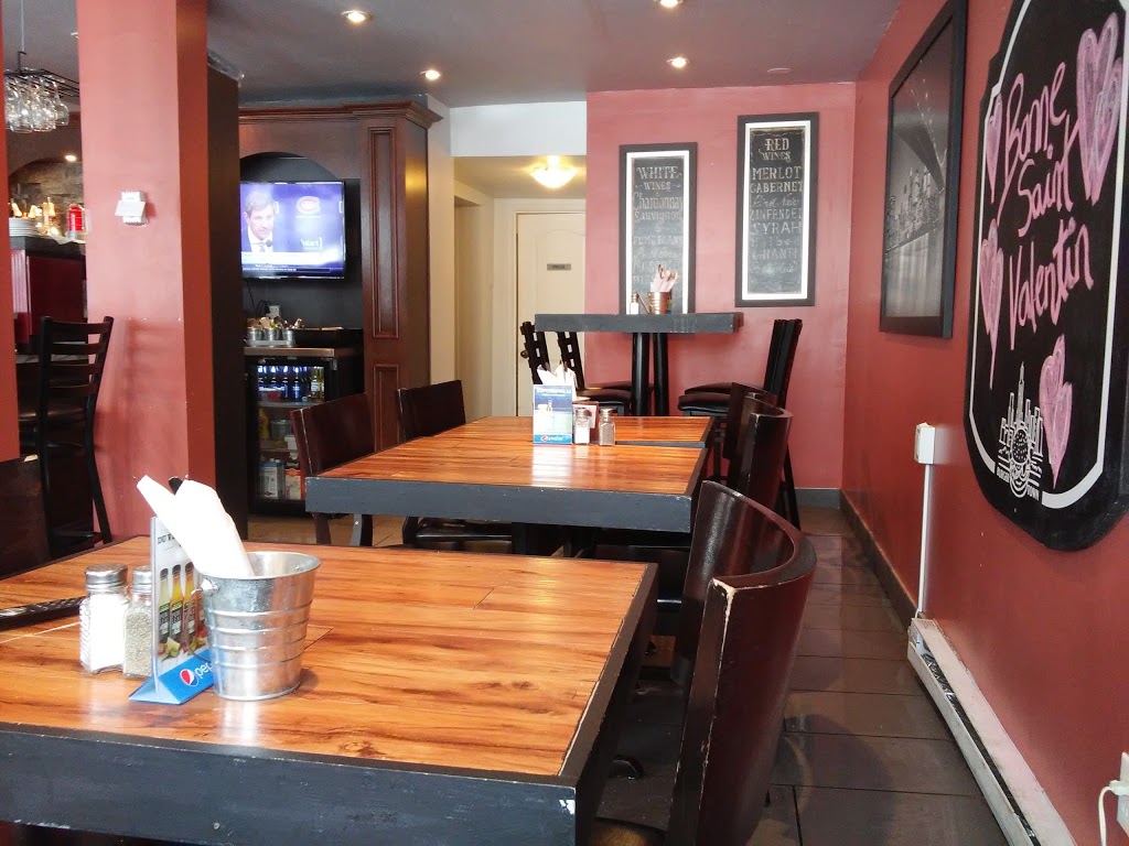 Burger Town | 445 Chemin Bord-du-Lac, Dorval, QC H9S 2A7, Canada | Phone: (514) 631-5757