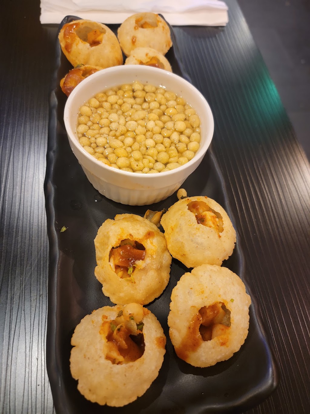 Paranthe Wali Gali | 2934 King St E, Kitchener, ON N2A 1A7, Canada | Phone: (519) 208-5464