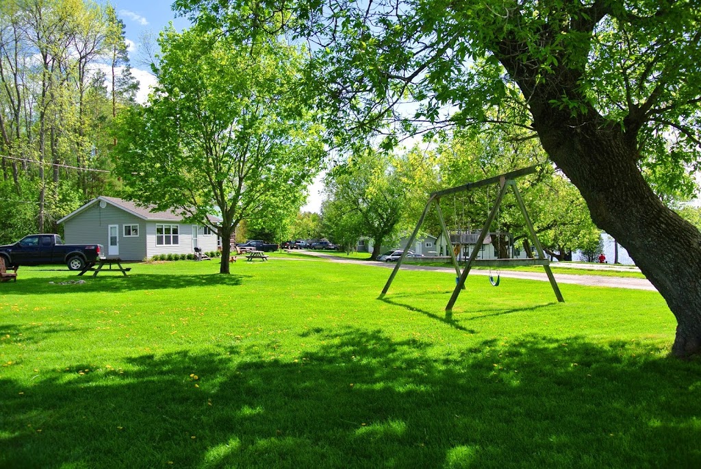Pigeon Lake Resort | 36 Fire Rte 101, Bobcaygeon, ON K0M 1A0, Canada | Phone: (705) 738-2333