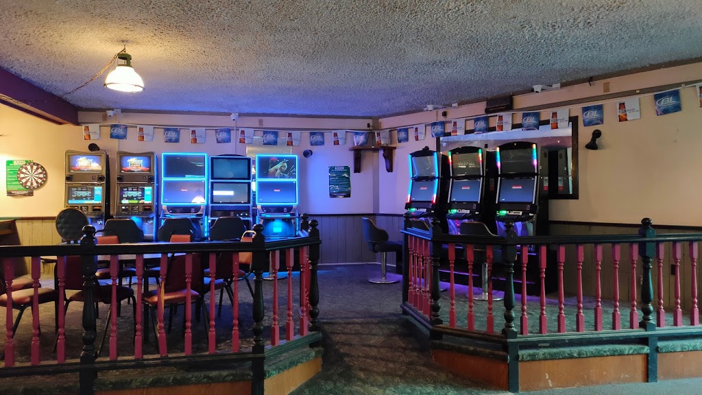 Country Squire Inn | 503 Hudson Ave, Fort QuAppelle, SK S0G 1S0, Canada | Phone: (306) 332-5603