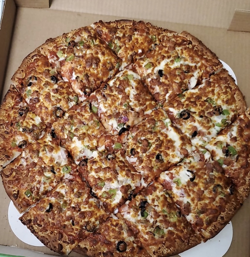 Red Swan Pizza | 211 Evergreen Square Unit 10, Saskatoon, SK S7W 0Z2, Canada | Phone: (306) 954-7577