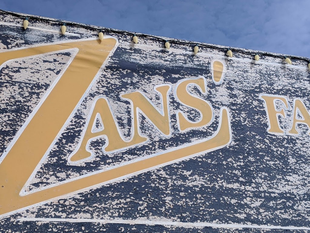 Zans Family Inn and Restaurant | Jct, MB-7 #68, Arborg, MB R0C 0A0, Canada | Phone: (204) 376-5255
