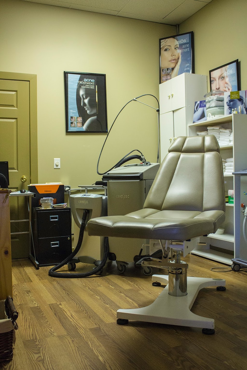 Shapers Hair Salon and Spa | 1778 Smithson Dr, Kelowna, BC V1Y 4E3, Canada | Phone: (250) 762-8066