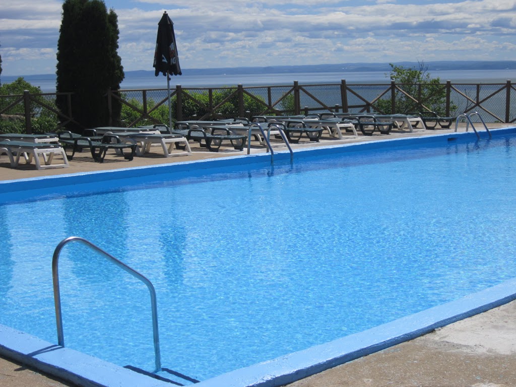 Hôtel Cap-aux-Pierres | 444 Chemin de la Baleine, La Baleine, QC G0A 2A0, Canada | Phone: (888) 554-6003