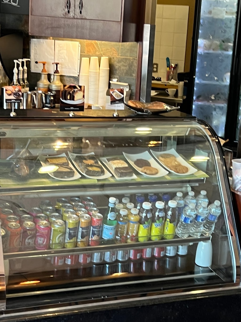 Javalanche Cafe | 200 Village Rd, Lake Louise, AB T0L 1E0, Canada | Phone: (403) 522-3574