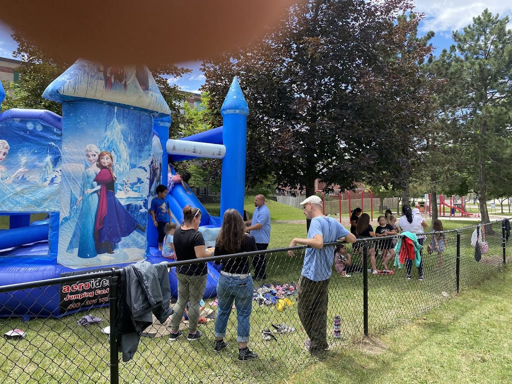 Aeroinflatables Bouncy Castles | 10 Furbacher Ln #4, Aurora, ON L4G 6W1, Canada | Phone: (416) 371-7532