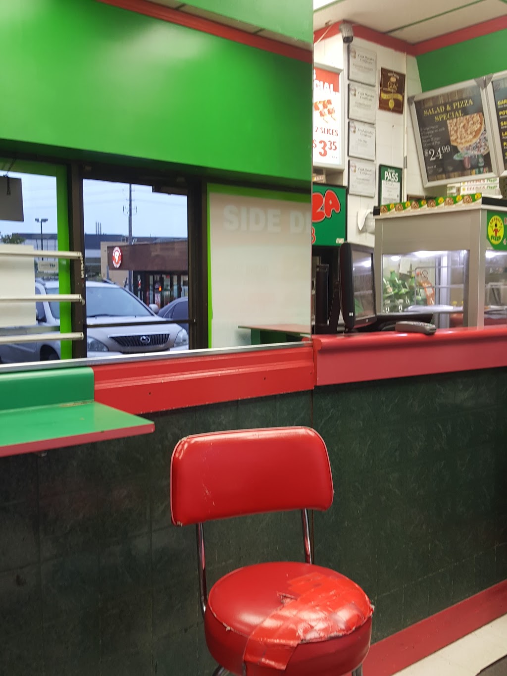 Reginos Pizza | 790 Military Trail, Scarborough, ON M1E 4P7, Canada | Phone: (416) 284-3003