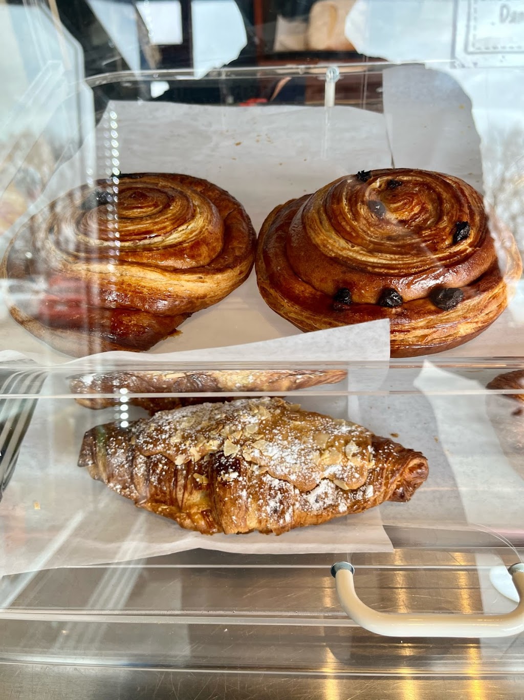 Boulangerie Pâtisserie La Cerise Sur Le Gateau | 579b Bd Lacombe, Repentigny, QC J5Z 4R7, Canada | Phone: (514) 651-0196