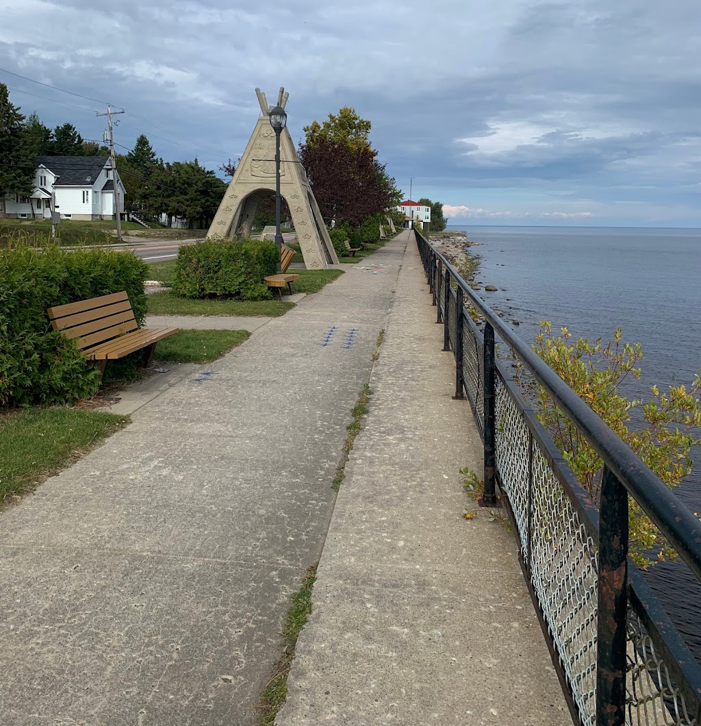 Communauté Mashteuiatsh | 1671 Rue Ouiatchouan, Mashteuiatsh, QC G0W 2H0, Canada | Phone: (418) 275-2473