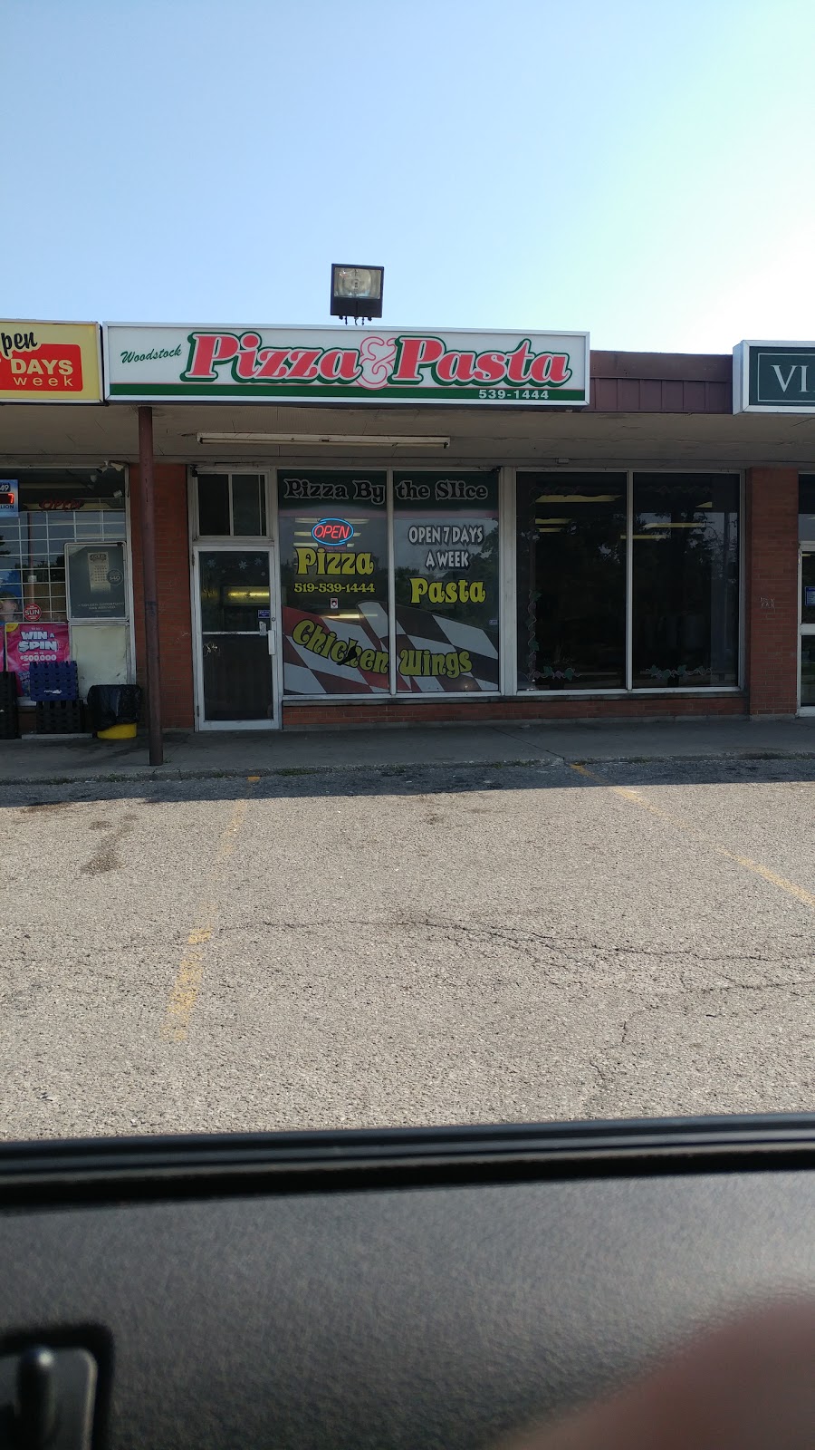 Woodstock Pizza & Pasta | 208 Springbank Ave, Woodstock, ON N4S 7R2, Canada | Phone: (519) 539-1444