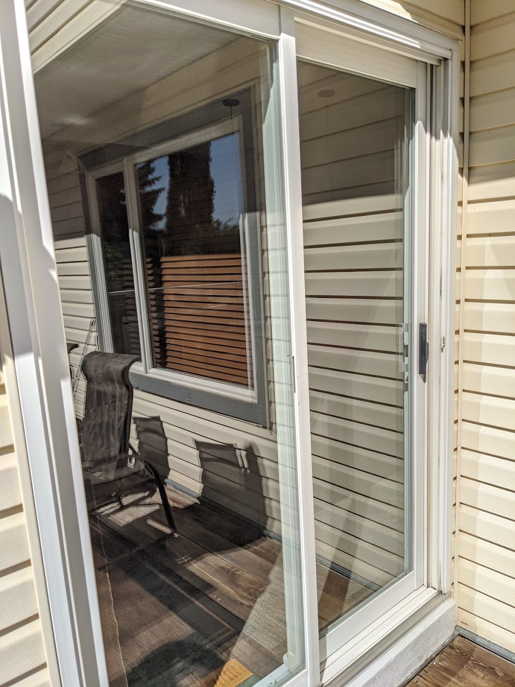 EZClean Window Cleaning | 274 Douglas Glen Blvd SE, Calgary, AB T2Z 2M8, Canada | Phone: (587) 429-7474