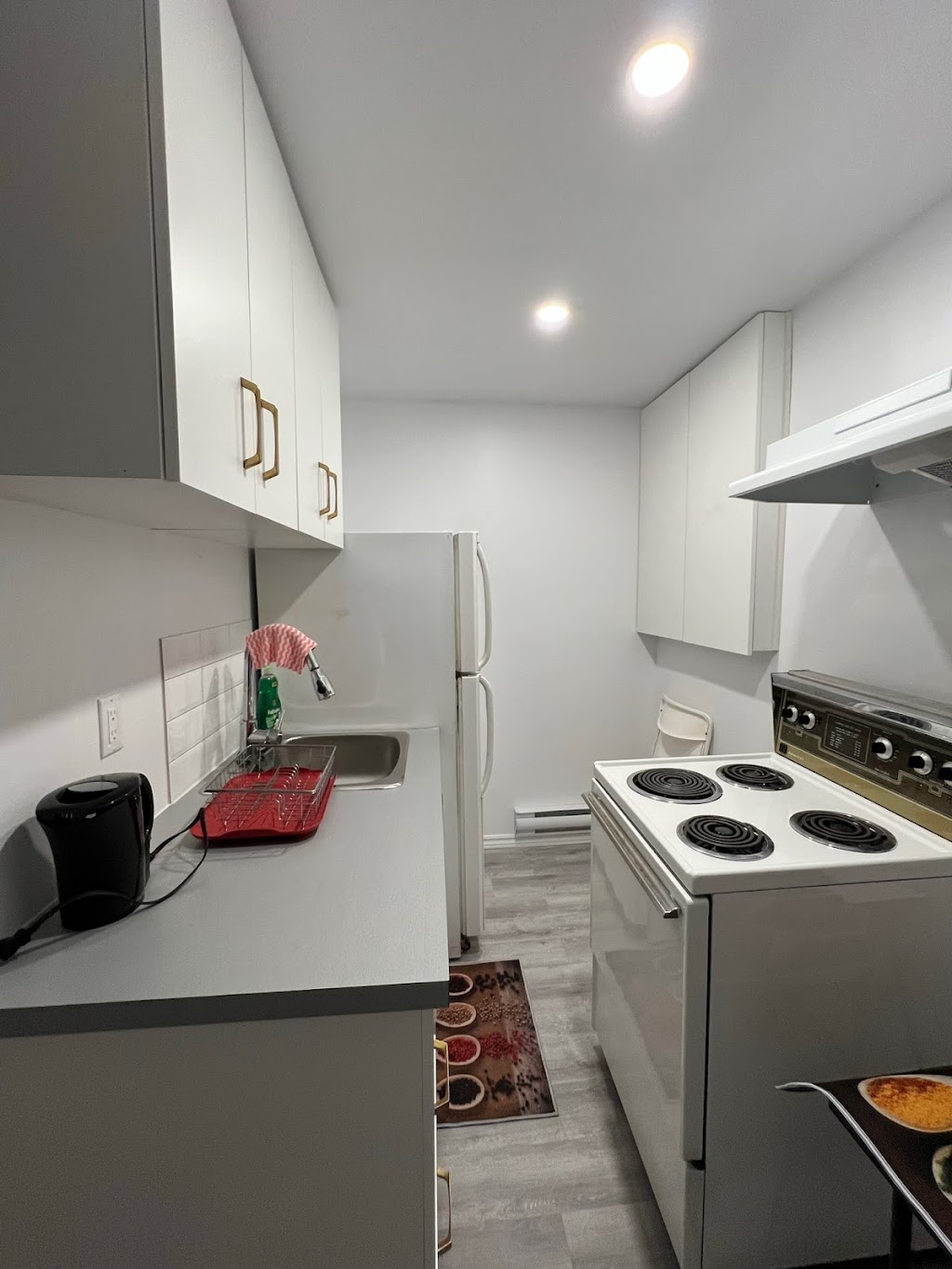Berthas Charming Urban Retreat | 381 Rue Valois, Laval, QC H7M 1S3, Canada | Phone: (514) 707-4022
