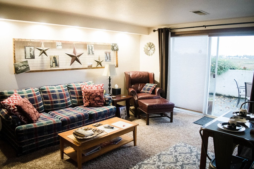 Oostema Farmstead Inn | 8402 Northwood Rd, Lynden, WA 98264, USA | Phone: (360) 815-1494
