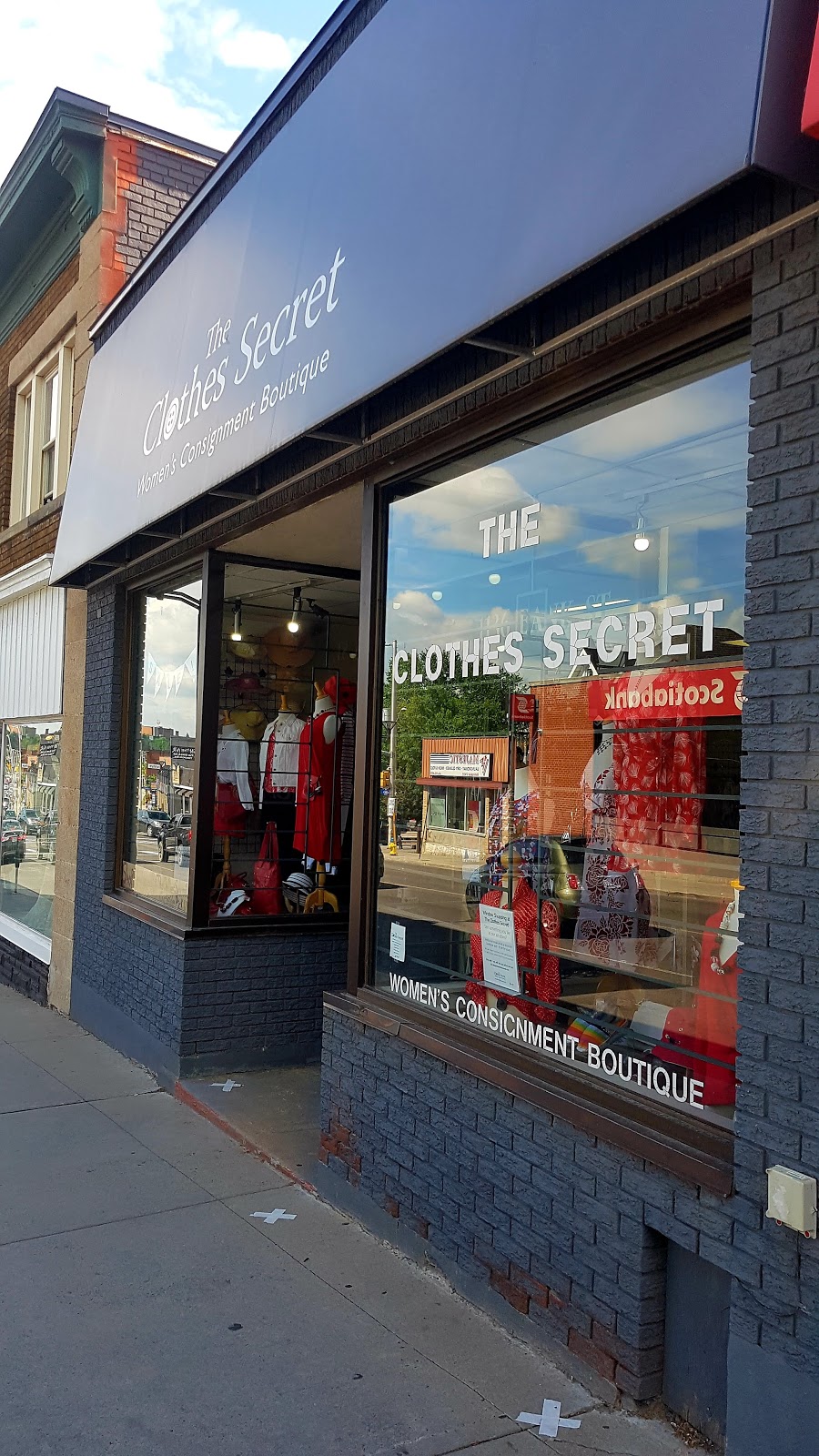 The Clothes Secret | 1136 Bank St, Ottawa, ON K1S 3X6, Canada | Phone: (613) 730-9039