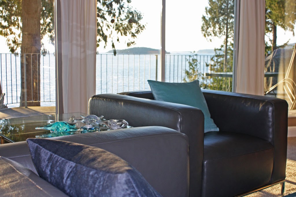Beachside by the Bay Waterfront Suites | 5005 Sunshine Coast Hwy, Sechelt, BC V0N 3A2, Canada | Phone: (604) 741-0771
