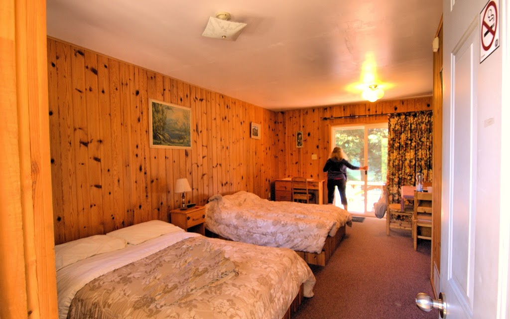 H&H Restaurant and Resort | 60 Kapikog Lake Rd, MacTier, ON P0C 1H0, Canada | Phone: (705) 375-5323