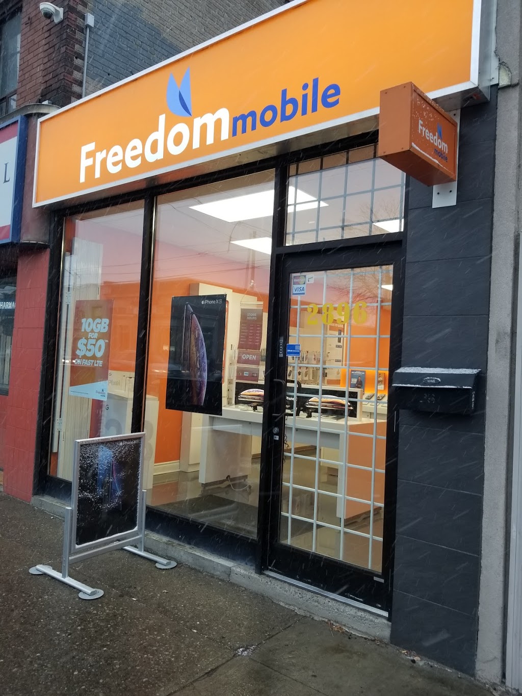 Freedom Mobile | Lakeshore & Islington, 2896 Lake Shore Blvd W, Etobicoke, ON M8V 1J2, Canada | Phone: (647) 917-8110
