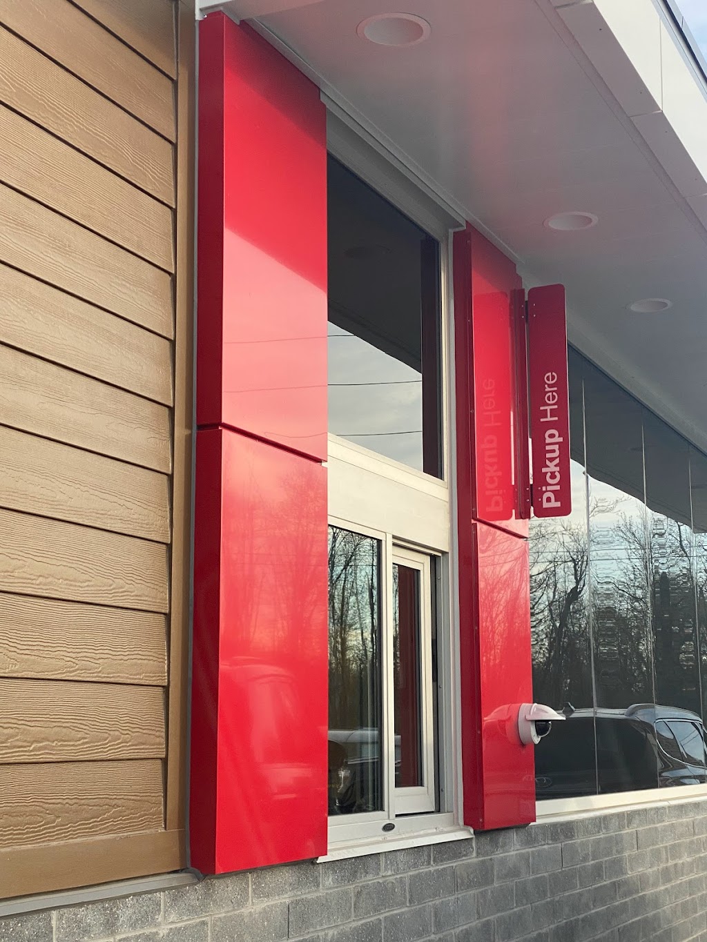McDonalds | 445 Watson Pkwy N, Guelph, ON N1E 7C6, Canada | Phone: (519) 821-6081