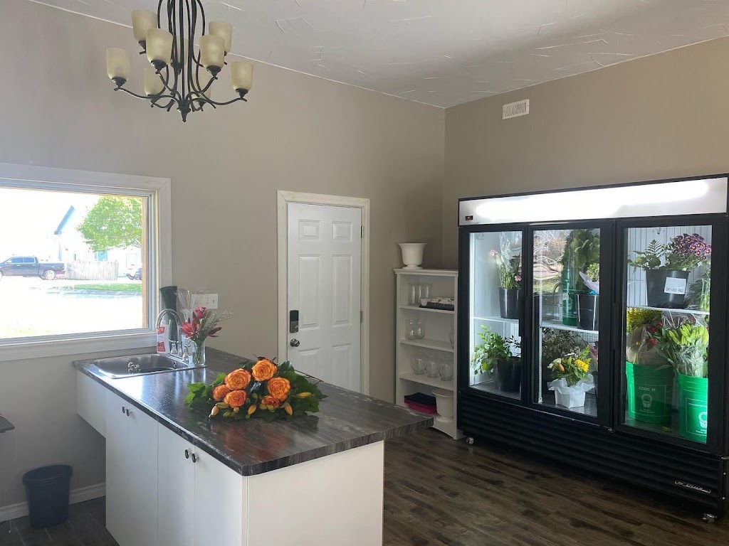 Stratford Flower Shoppe | 260 Monteith Ave, Stratford, ON N5A 2P8, Canada | Phone: (519) 301-0659