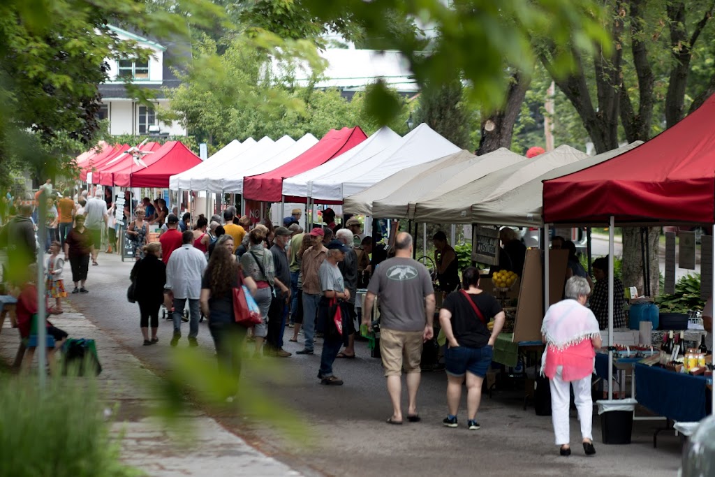 Deschambault Public Market | Rue de lÉglise, Deschambault, QC G0A 1S0, Canada | Phone: (418) 326-2733