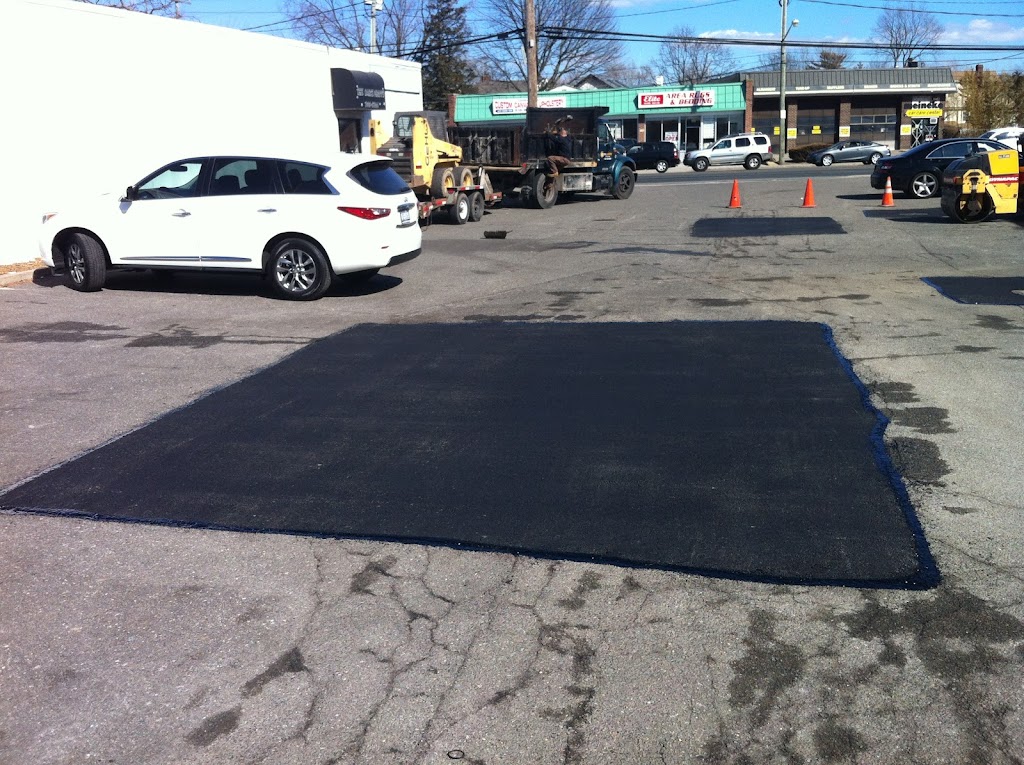 Discount Pothole and Sealing | 255 Rustle Woods Ave, Markham, ON L6B 1M7, Canada | Phone: (416) 803-3368
