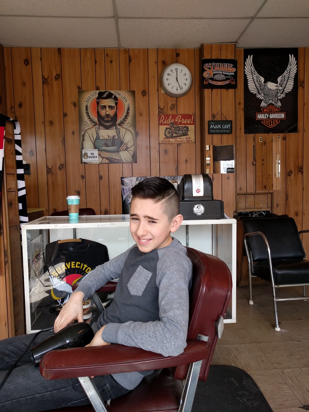 Mr. Barber | 3270 Dundas St W, Toronto, ON M6P 2A4, Canada | Phone: (705) 440-9303
