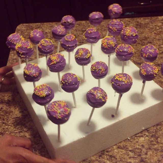 Cakes By the Vazs | 97 Gallucci Crescent, Brampton, ON L6P 1R6, Canada | Phone: (416) 890-8900
