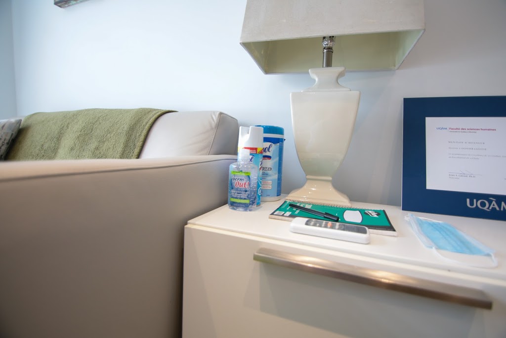 Olivier Lizotte, Clinique privée de sexologie et psychothérapie | 216 Rue Marguerite-Bertaud, Boucherville, QC J4B 8M1, Canada | Phone: (438) 863-5548