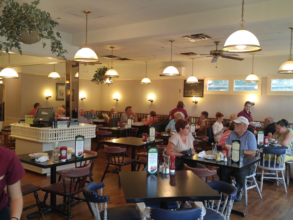 Esquire Restaurant | 772 Bedford Hwy, Halifax, NS B0N 1B0, Canada | Phone: (902) 835-9033