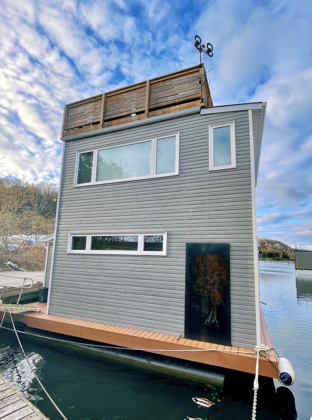 Toronto Floating Homes | 7 Brimley Rd S, Scarborough, ON M1M 3W3, Canada | Phone: (437) 221-4692