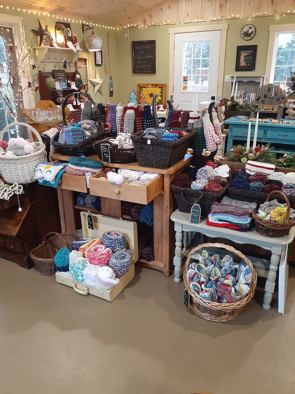 Lilacs and Lanterns | 2535 Winsloe Rd, Oyster Bed, PE C1E 2Z5, Canada | Phone: (902) 218-6574
