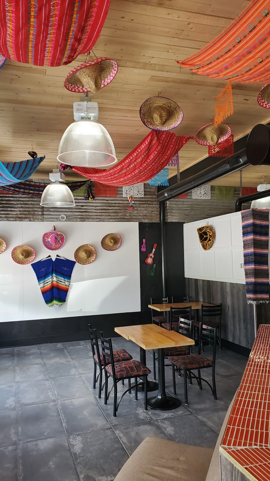 Maria Razo Cuisine Mexicaine | 1070 Rue Notre Dame N, Sainte-Marie, QC G6E 2L2, Canada | Phone: (418) 207-8787