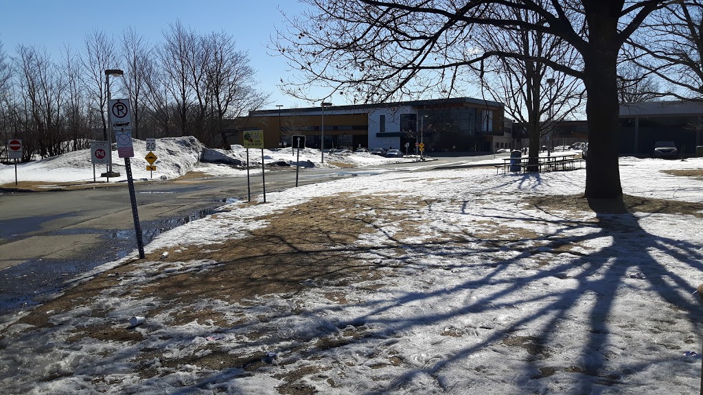 Vocational Training Center Le Trécarré | 605 Rue Notre Dame E, Victoriaville, QC G6P 4B2, Canada | Phone: (819) 752-7676
