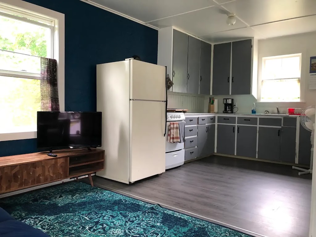 King Street Cottages | 46 King St, Shelburne, NS B0T 1W0, Canada | Phone: (250) 616-3364