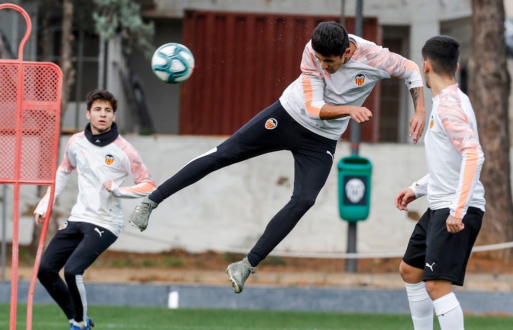 Valencia Cf Canada | 65b Rue Saint-Pierre, Rigaud, QC J0P 1P0, Canada | Phone: (514) 567-8282