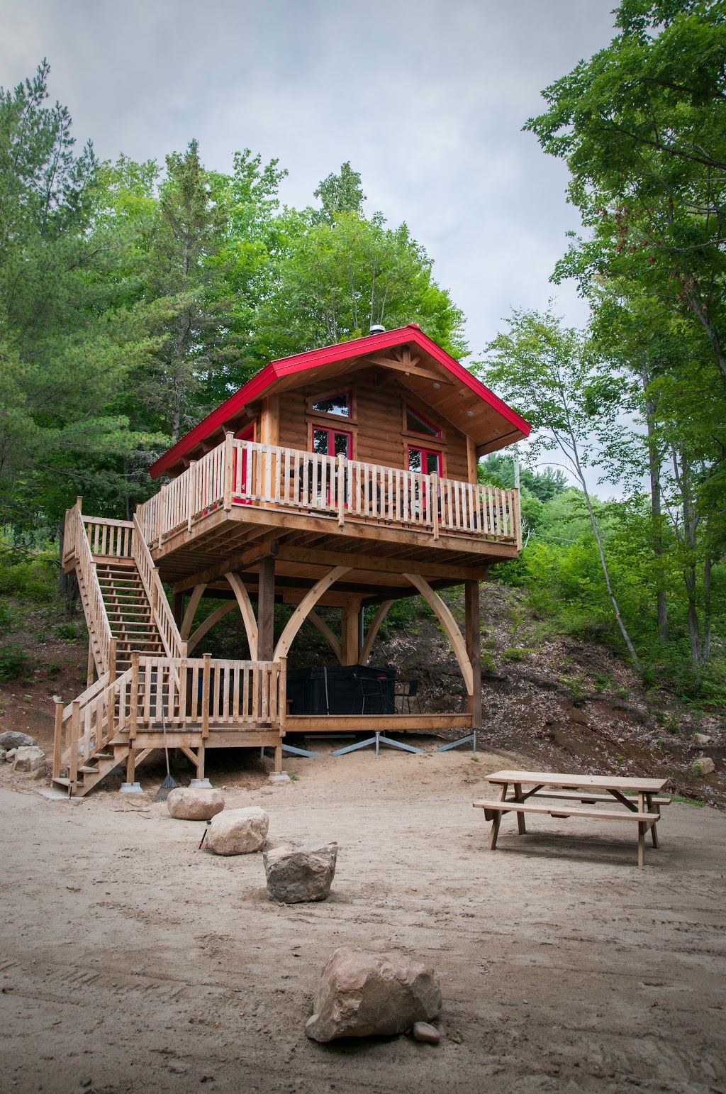 Village Perché | 115 chemin de la falaise, Sainte-Béatrix, QC J0K 1Y0, Canada | Phone: (450) 271-5634