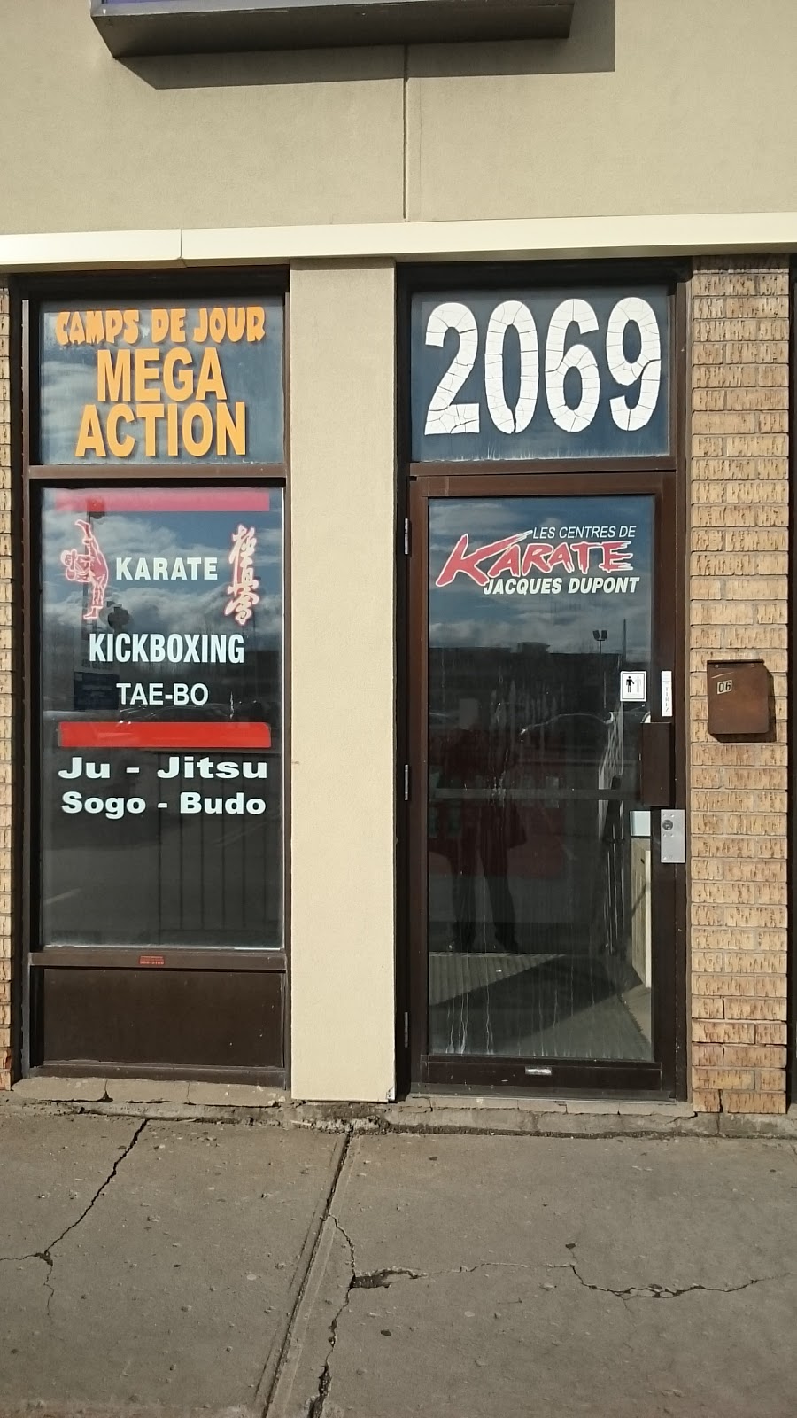 Center Karate Jacques Dupont | 2069 Boulevard des Laurentides, Laval, QC H7M 4M2, Canada | Phone: (450) 667-6262